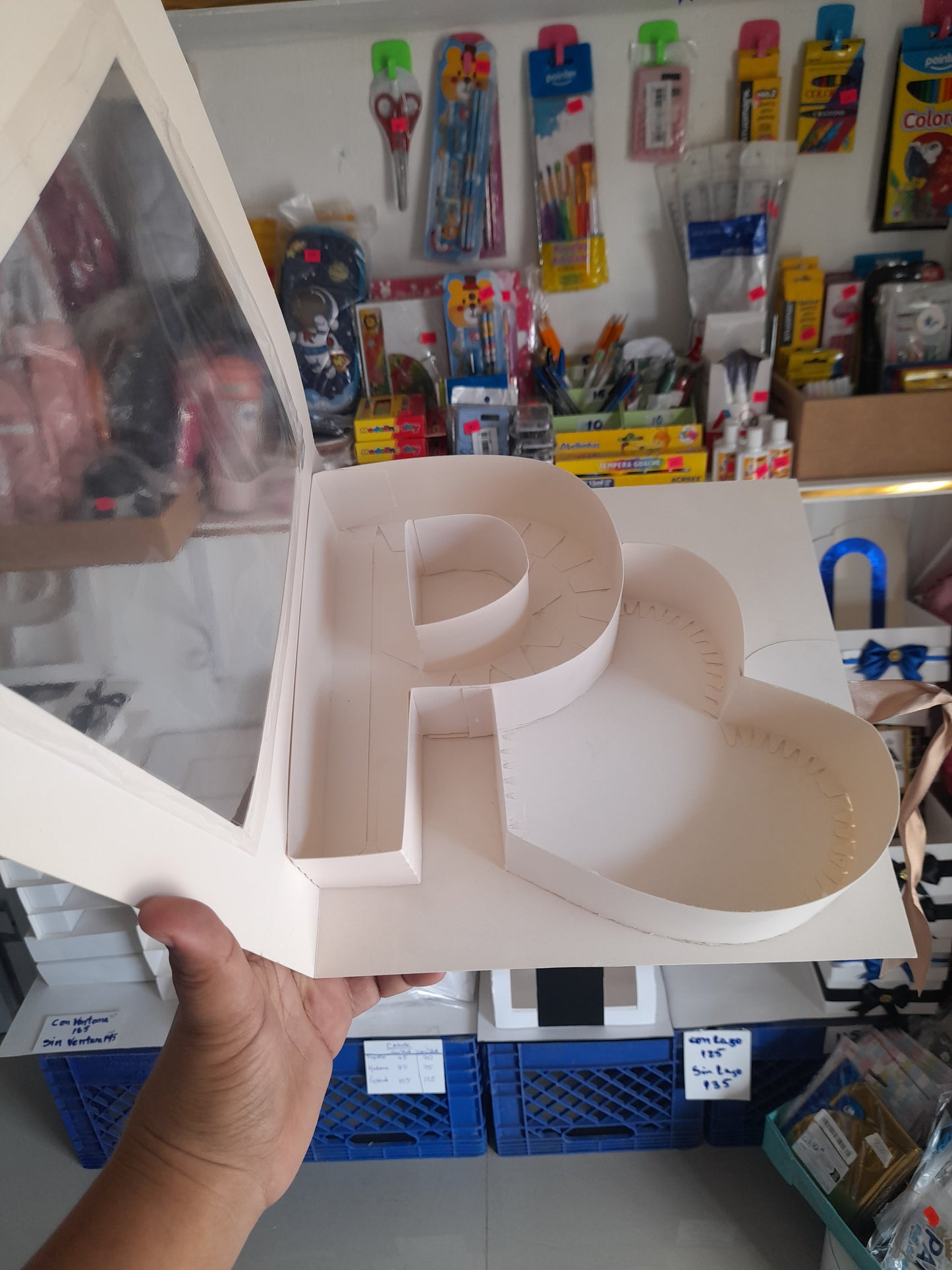 CL Caja de letra P con corazon y ventana DPM