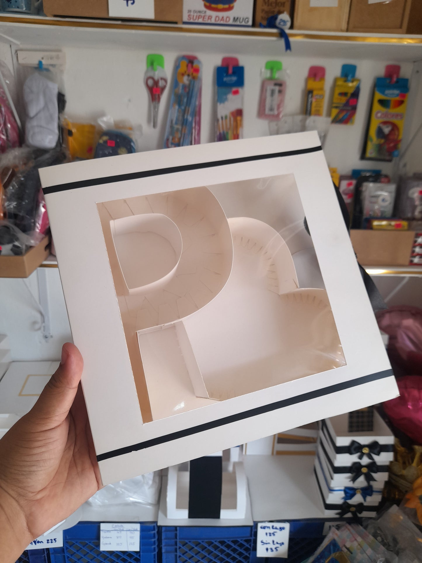 CL Caja de letra P con corazon y ventana DPM
