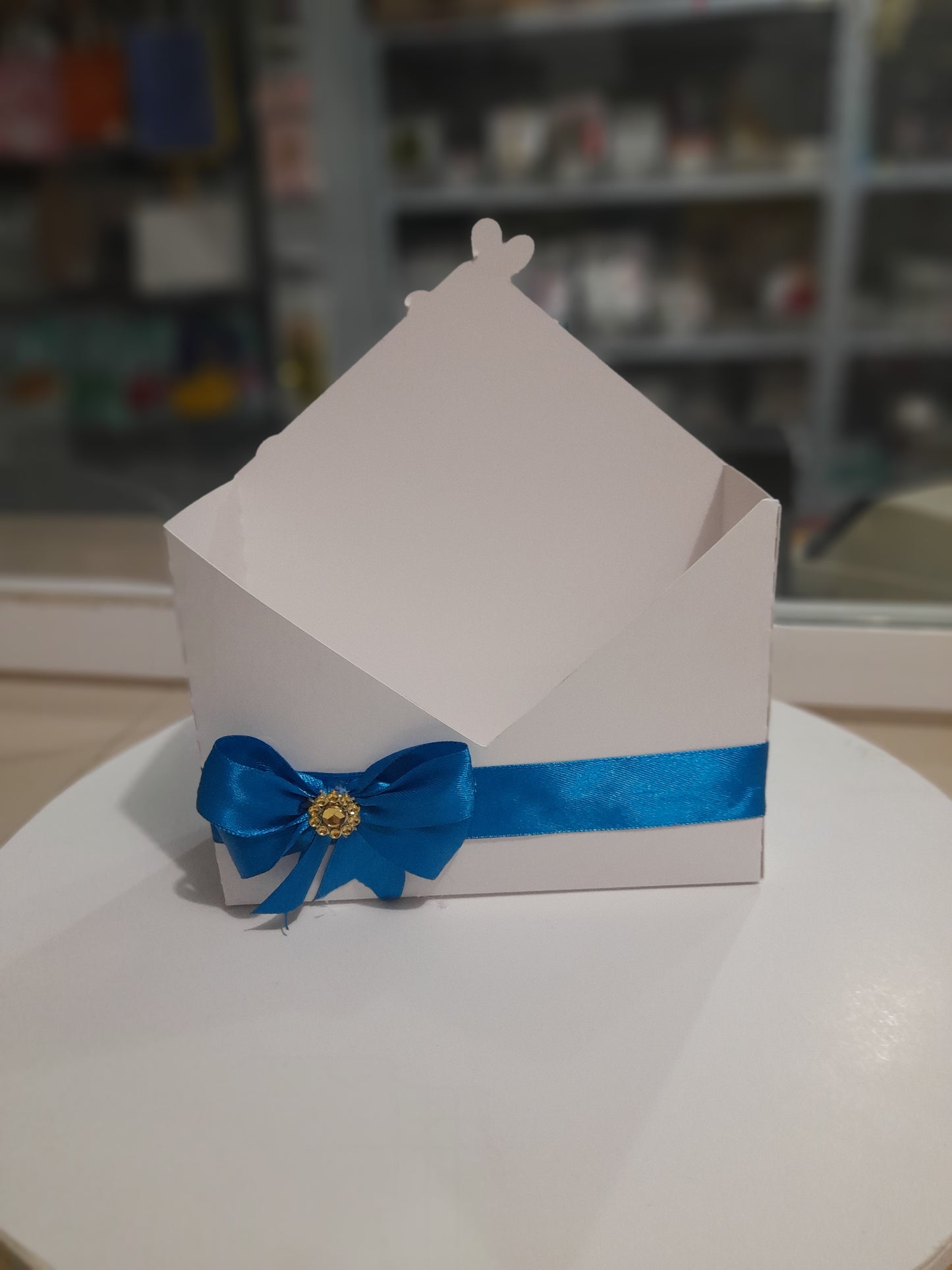 C Y B Tipo sobre grande decorada con lazo 1.8M