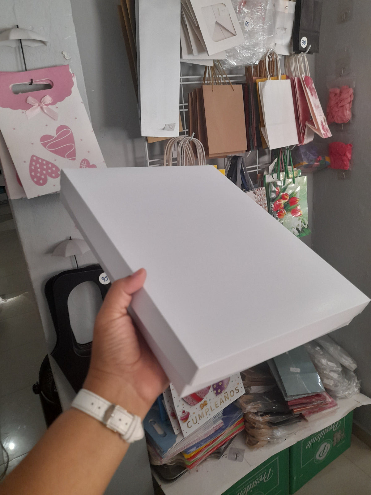 Caja 14x11x2 pulg