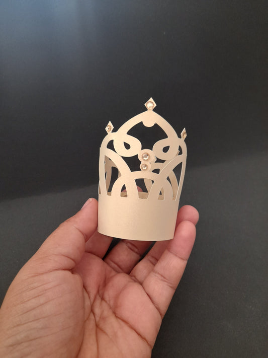 Coronas de cartón duro y brilloso D 2.5" Altura de 3.5"