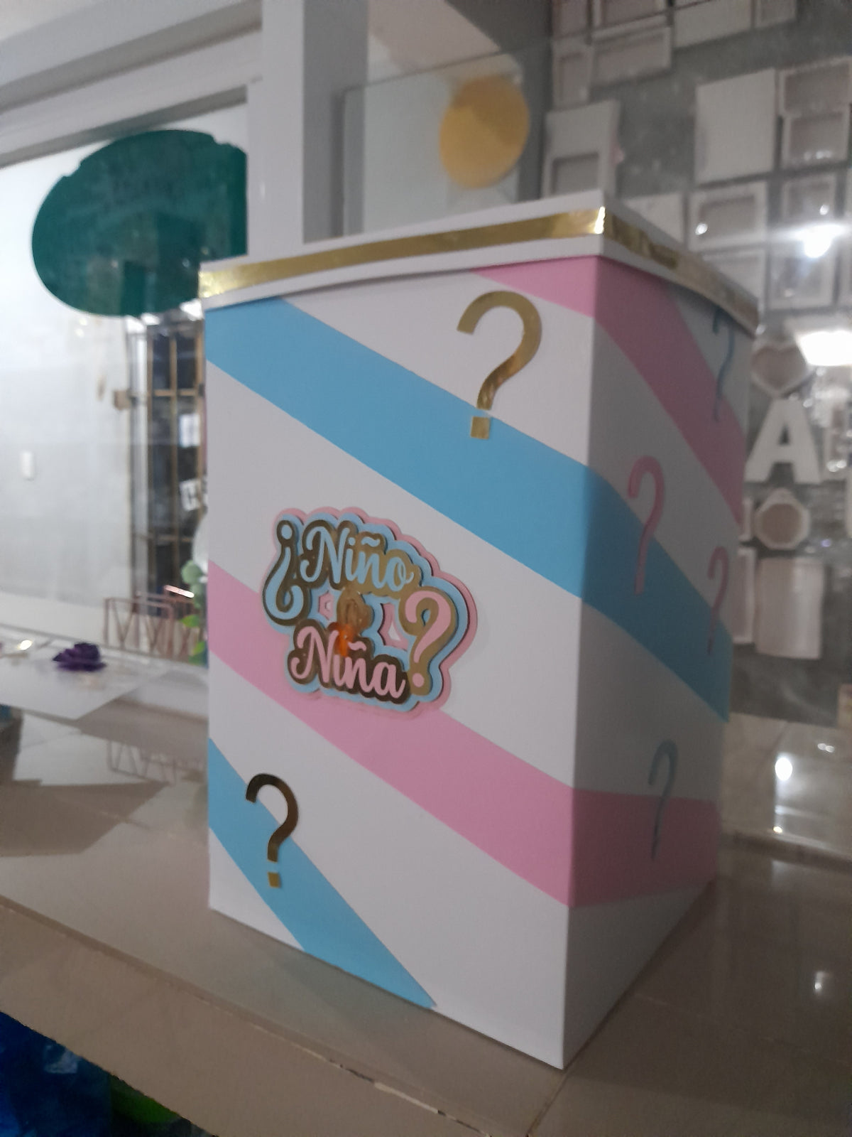 BEBE CAJA REBELACIÓN 9X9X12 DECORADA