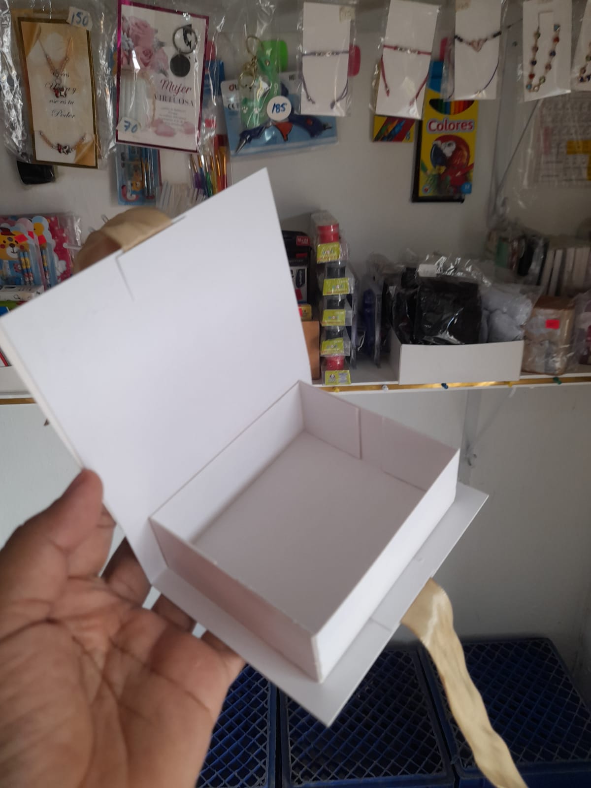 Caja libro colorida