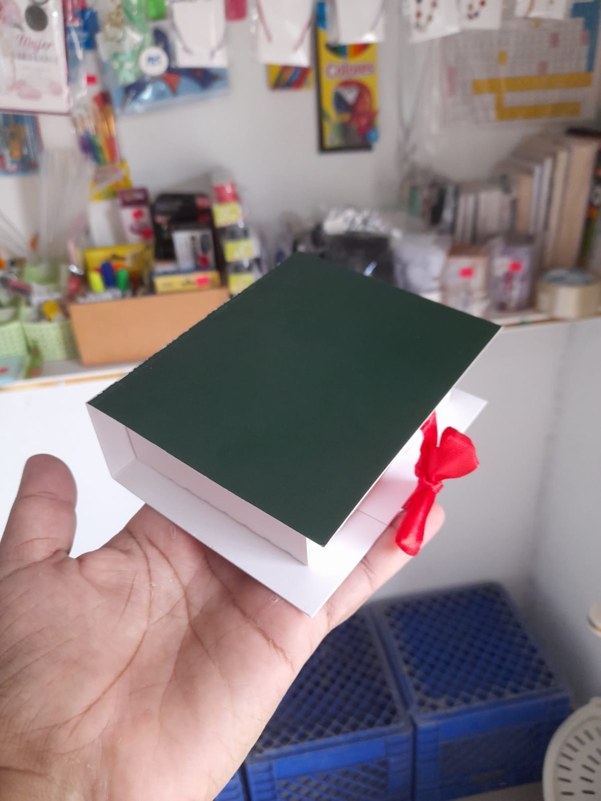 Caja libro colorida