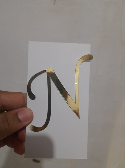 DIN iniciales dorada  2.5"
