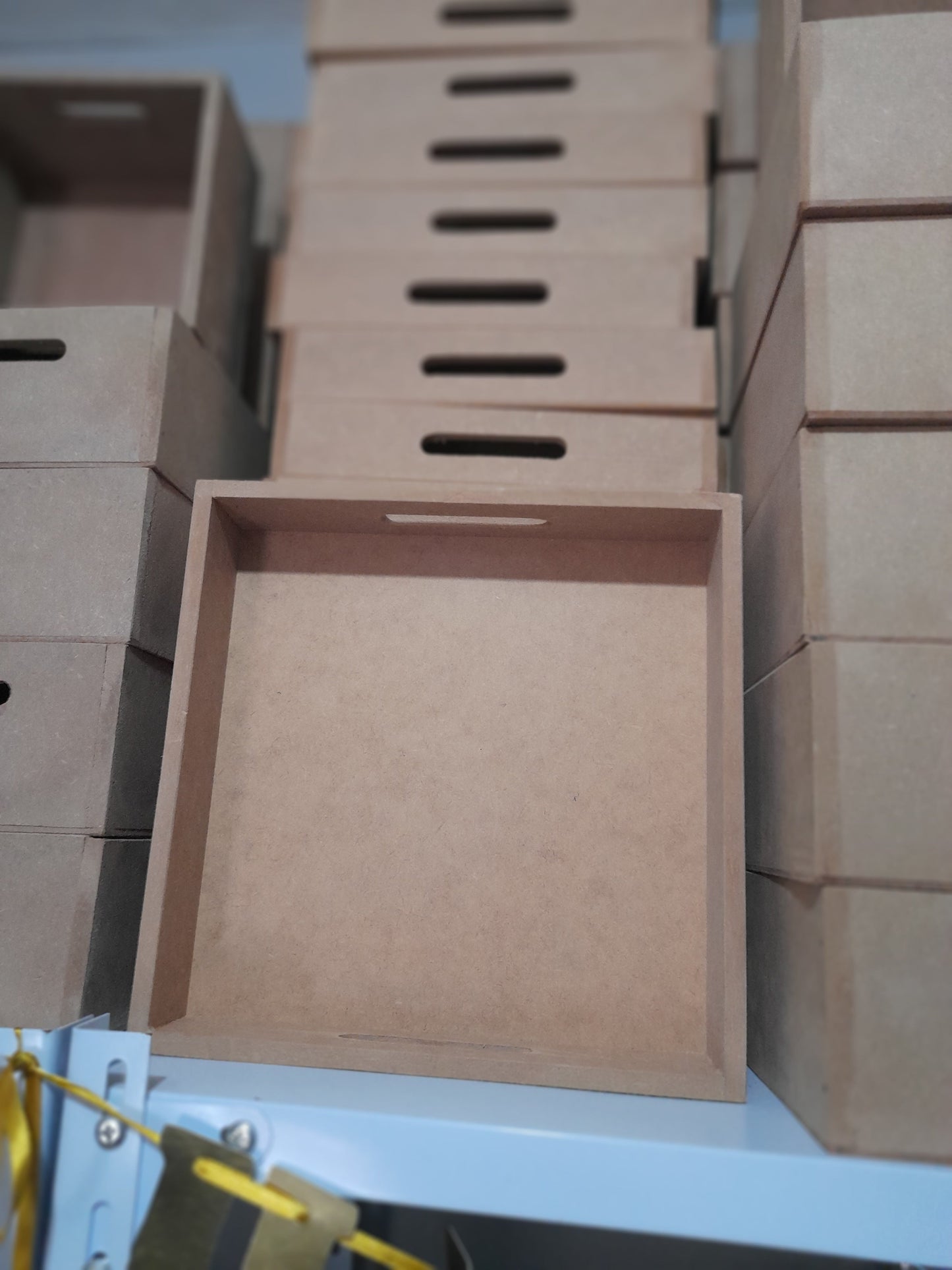 C Y B Bandejas MDF 1.8M