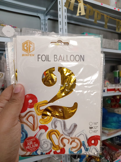 7.6 Globos metálicos 32" Números dorado