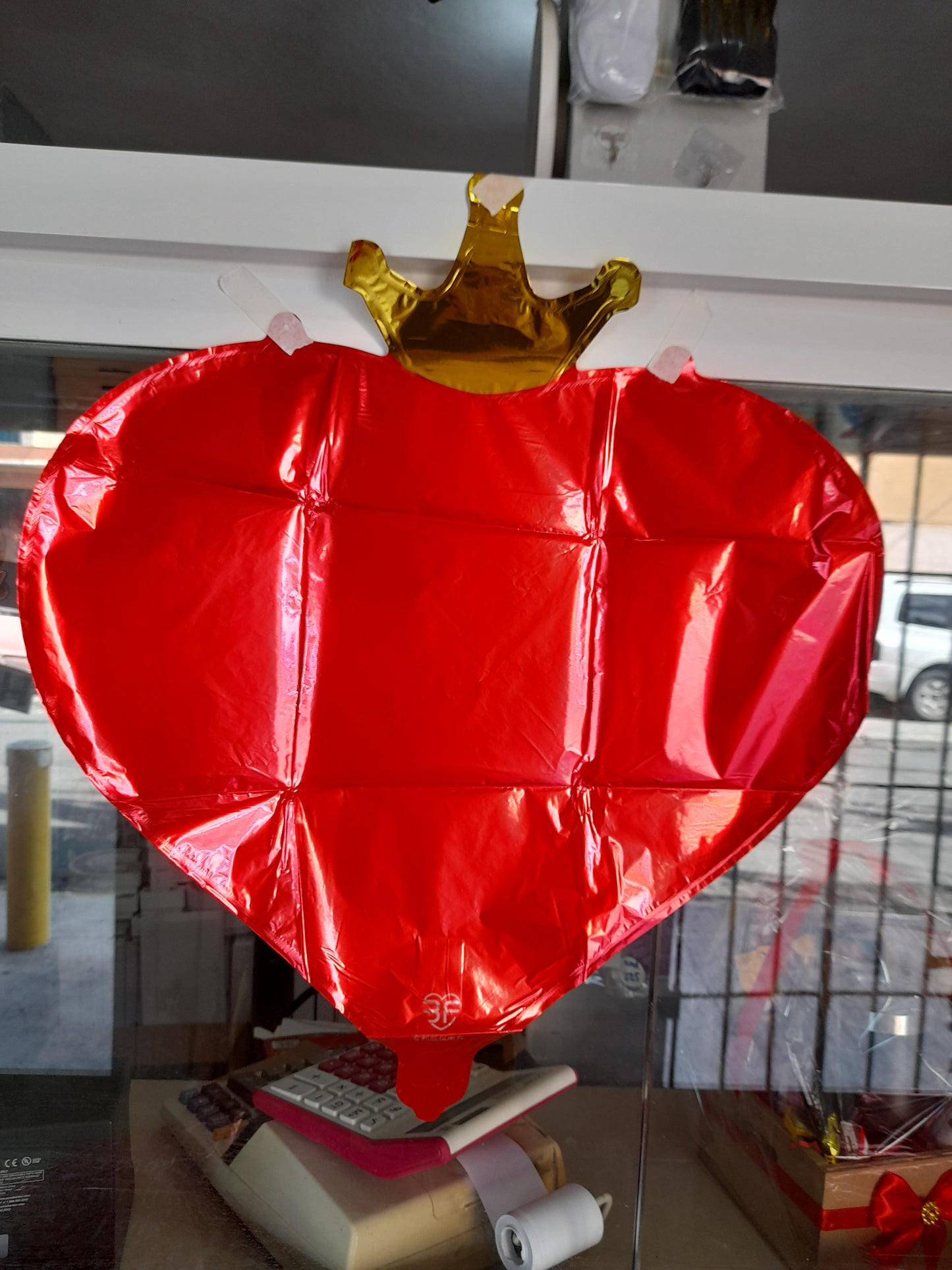 7.6 Globo metálico corazon de reyna 18pulg 1.8M